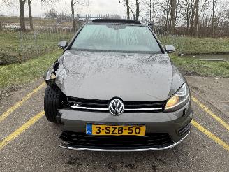 Volkswagen Golf 1.2 TSI Highline R picture 8