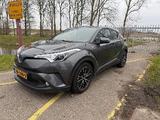 damaged passenger cars Toyota C-HR 1.8 Hybrid Dynamic 2018/9
