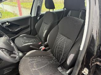 Peugeot 208 1.2 e-VTi Envy Automaat picture 11