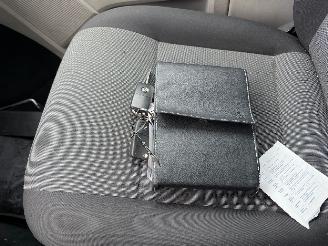 Volkswagen Transporter 2.0 TDI 150PK Highline L2H1 picture 18