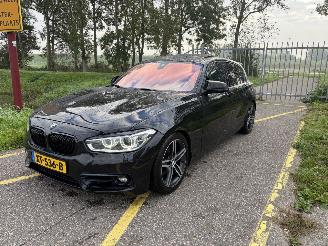 Voiture accidenté BMW 1-serie 120i High Executive M 2017/7