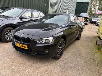 krockskadad bil auto BMW 3-serie 330e Centennial High Executive M 2016/3
