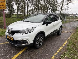 Unfallwagen Renault Captur 1.2 TCe Initiale Paris 2018/8
