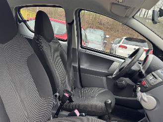 Toyota Aygo 1.0 Airco 5drs rijdbaar! picture 17