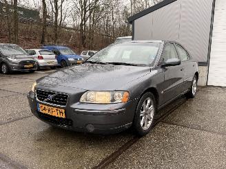 Auto incidentate Volvo S-60 2.0T MOMENTUM AUTOMAAT! RIJDBAAR 2005/1