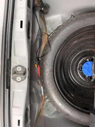 Toyota Yaris 1.3 semi-automaat, rijdbare schade picture 30