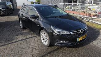 Vaurioauto  passenger cars Opel Astra SPORTS TOURER+ 1.4 Turbo Innovation 98dkm! weinig schade 2019/1