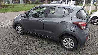Hyundai I-10 1.0i Comfort deluxe 17000 km mooie auto! picture 3