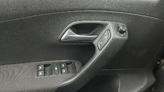 Volkswagen Polo 1.0 Highline mooie auto 164dkm !! picture 13