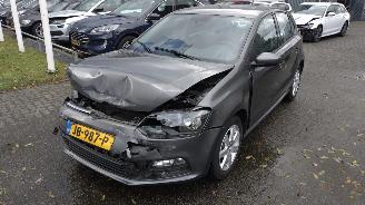 Volkswagen Polo 1.0 Highline mooie auto 164dkm !! picture 2