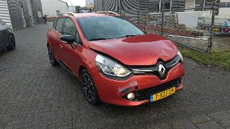 krockskadad bil auto Renault Clio Estate 1.5 dCi Dynamique nette auto 2014/1