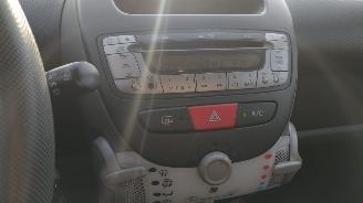 Toyota Aygo 1.0 5 deurs airco gebruikersschade picture 13