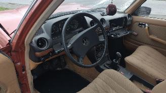 Mercedes 200-280 diesel 200 d loopt super!! picture 11