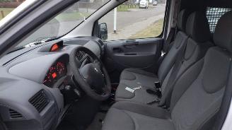 Peugeot Expert 227 2.0 hdi l1lh1 premium lichte schade picture 9
