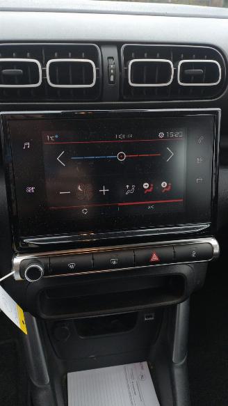 Citroën C3 Aircross 1.2 Feel Lichte schade Supermooie auto!! picture 17