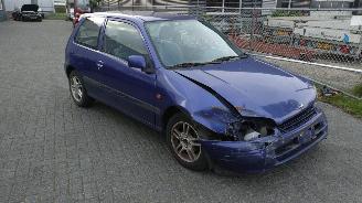 Damaged car Toyota Starlet 1.3 3 deurs rijdt goed 1998/1