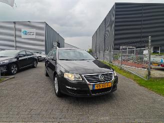 Vaurioauto  passenger cars Volkswagen Passat 2.0 Highline FSI Business Nette auto 2007/1