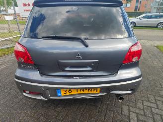 Mitsubishi Outlander 2.0 invite plus lichte rijdbare schade nette auto! picture 4