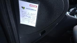 Citroën C3 picasso 1.2 Exclusive Mooie auto Lichte schade picture 12