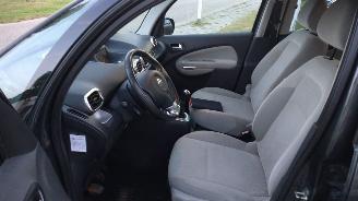 Citroën C3 picasso 1.2 Exclusive Mooie auto Lichte schade picture 10
