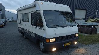 damaged campers Peugeot Boxer 280G92 Camper Weinig schade APK tot 05-2027 rijd goed!! 1989/1