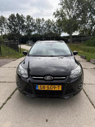 krockskadad bil auto Ford Focus  2012/3