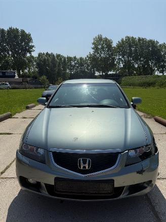 krockskadad bil auto Honda Accord 2.0 i-VTEC 2004/1