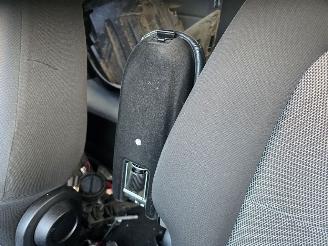 Mitsubishi Colt  picture 9