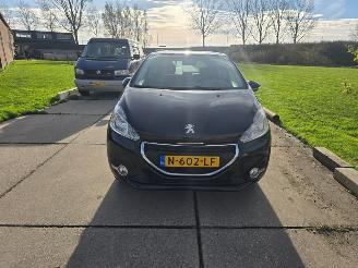 Avarii autoturisme Peugeot 208  2013/4