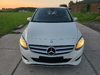 uszkodzony samochody osobowe Mercedes B-klasse 1.5B-180CDI 2014/12