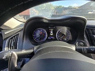 Infiniti Q50  picture 11