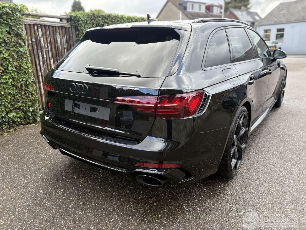 Audi Rs4 RS BITURBO QUATTRO  SPORT 450PK 2024