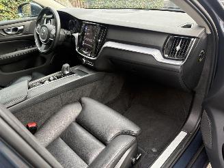 Volvo V-60 2.0 B4 Momentum Business AUTOMAAT MET ELEKTRICITEIT-MOTOR picture 15