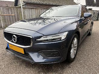 Volvo V-60 2.0 B4 Momentum Business AUTOMAAT MET ELEKTRICITEIT-MOTOR picture 10