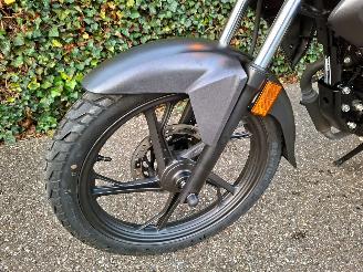 Honda CB 125 F A1 RIJBEWIJS picture 9