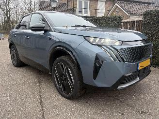 damaged passenger cars Peugeot 3008 E-GT Avantage 210 73 kWh 2025/2