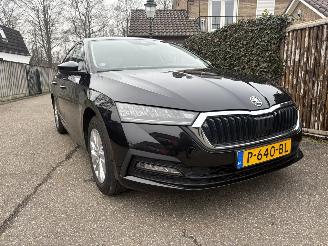 Skoda Octavia 1.0 TSI SPORT 110 PK NAP NIEUWSTAAT picture 2