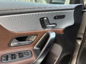 Mercedes A-klasse A180 Premium Plus 136PK AUTOMAAT PANO LEER picture 21