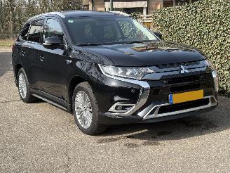 Avarii autoturisme Mitsubishi Outlander 2.4 PHEV Intense+ HYBRIDE HALFLEER PANO AIRO KIT AUTOMAAT 210PK 2021/8