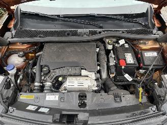 Damaged car Peugeot 2008 1.2 sport 102 pk 2021/2