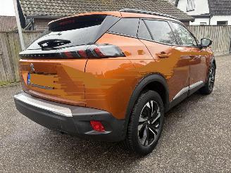 Schadeauto Peugeot 2008 1.2 sport 102 pk 2021/2