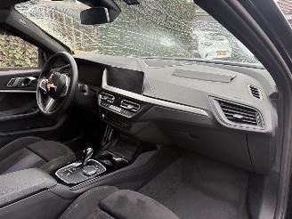 BMW 1-serie M-SPORT 140 PK  AUTOMAAT PANORAMA NAP !!! picture 12