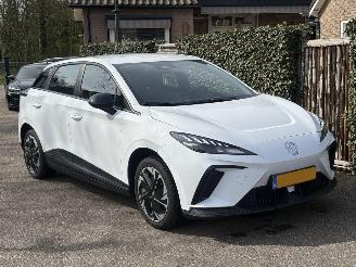 krockskadad bil auto MG MG4 51 kWh  243PK 350KM ACTIERADIUS 2023/12