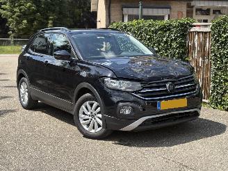 Auto incidentate Volkswagen T-Cross 1.0 TSI Life Automaat 110 PK 2022/10