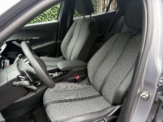 Peugeot 2008 1.2 HYBRID SPORT AUTOMAAT 2025 picture 11