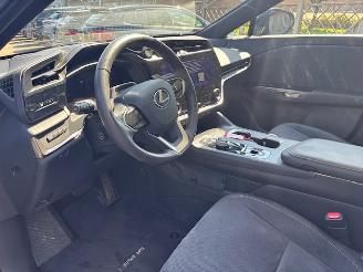 Lexus RZ GERESERVEERD   450e Executive 4x4 AWD 320 PK  71 kWh  PANORAMA picture 18