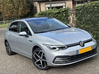 damaged passenger cars Volkswagen Golf 1.5 e-TSI AUTOMAAT -PANO -SPORT 2020/6