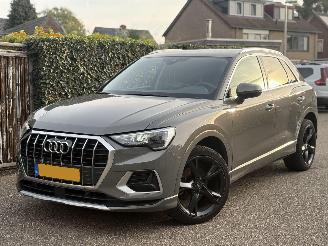 Vaurioauto  passenger cars Audi Q3 35 TFSI S-LINE  150 PK AUTOMAAT 2019/6