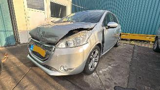 uszkodzony samochody osobowe Peugeot 208 1.6 2013/2