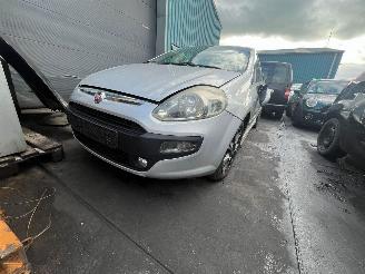 krockskadad bil auto Fiat Punto Evo 1.3 JTD Multijet 85 16V Euro 5 Hatchback  Diesel 1.248cc 63kW (86pk) FWD 2010-04/2011-10 (199AXY; 199BXY) 199B4000 2011/2